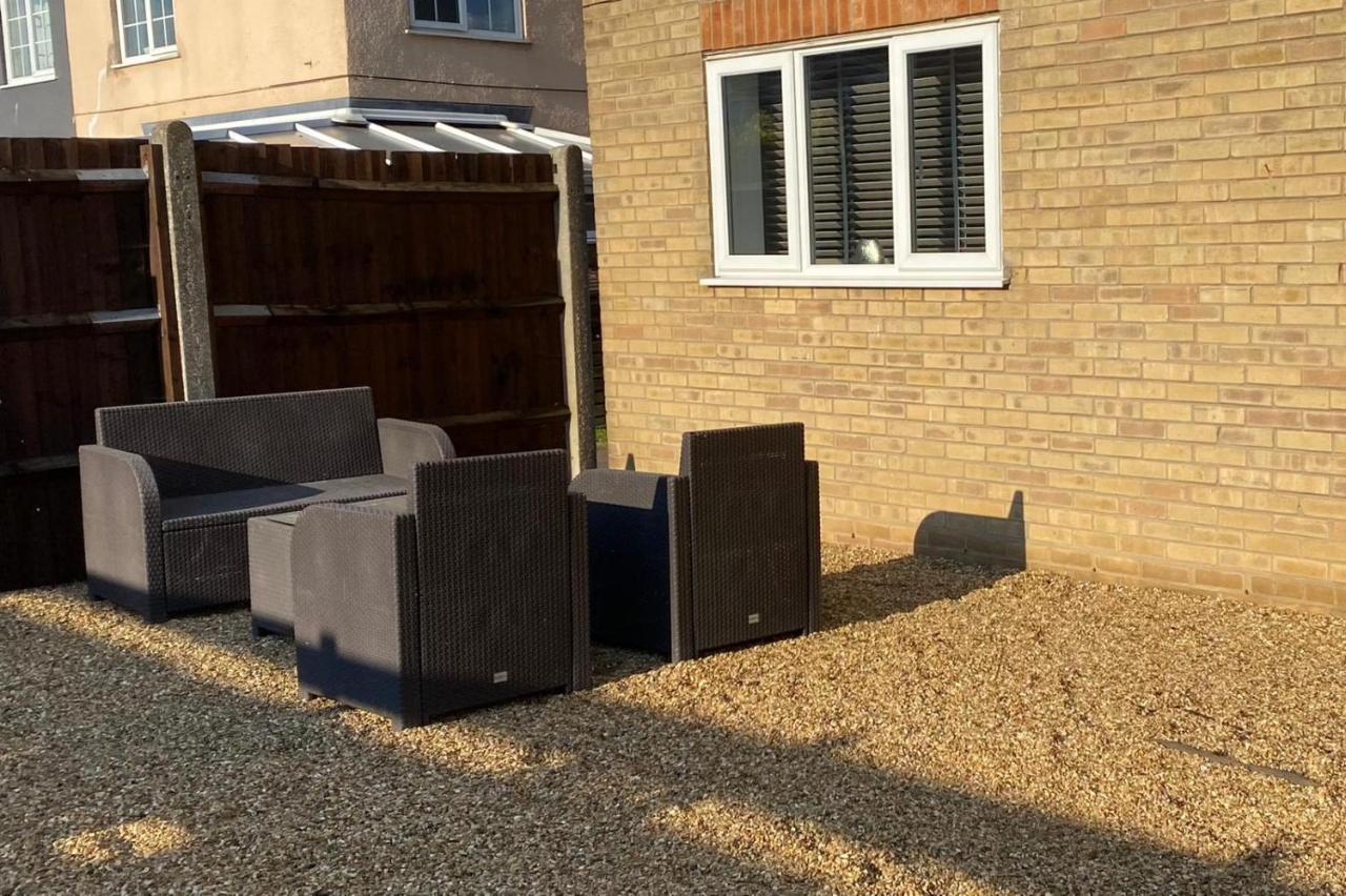 Riverside Park Ground Floor Apartment - St Neots Экстерьер фото