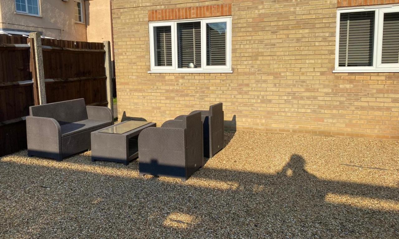 Riverside Park Ground Floor Apartment - St Neots Экстерьер фото
